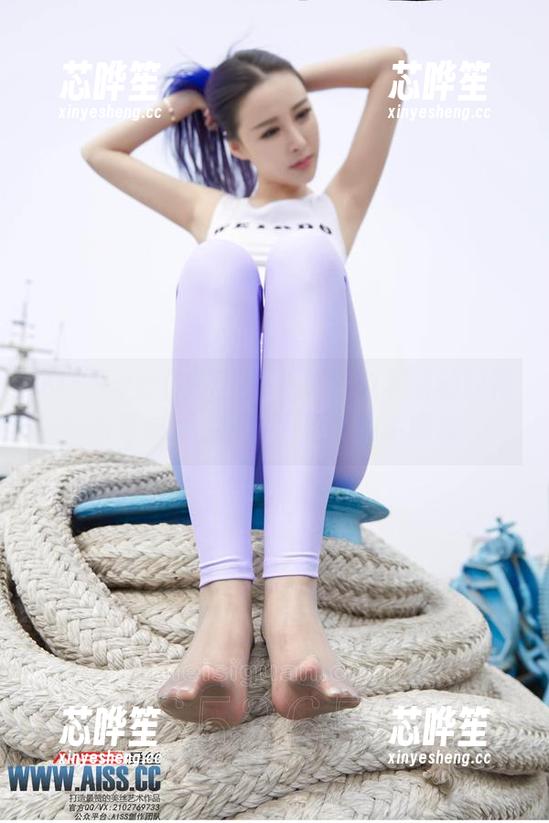 AISS爱丝(钻石版) - 哇！赵梦洁的短裙写真更新，裙摆下藏着的小惊喜