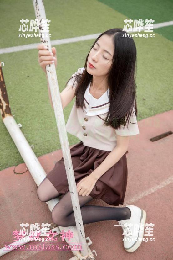 MSLASS梦丝女神 - 画室乖乖女与网盘的约会：恬恬的写真甜蜜梦游！
