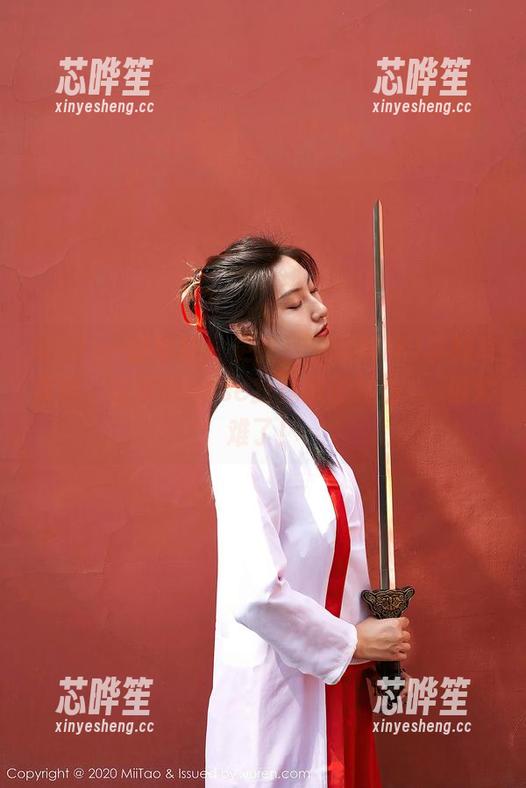 MiiTao蜜桃社-米琪MIKI MiiTao蜜桃社 - 更新!米琪MIKI学妹写真集,这次的pose我竟然想模仿......但太难了!