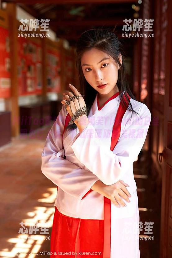 MiiTao蜜桃社-缇娜美Tinami MiiTao蜜桃社 - 缇娜美Tinami的白丝图包已上线,下载需谨防被美裸撩!