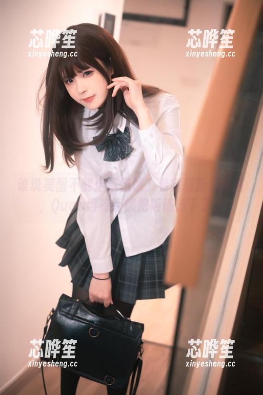 谁说美图不能治愈饥饿？看完最新初音酱，Quan冉有点饿把饭都放下了！