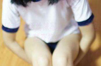ROSI长筒黑色丝袜写真合集：黑色诱惑就在指尖！