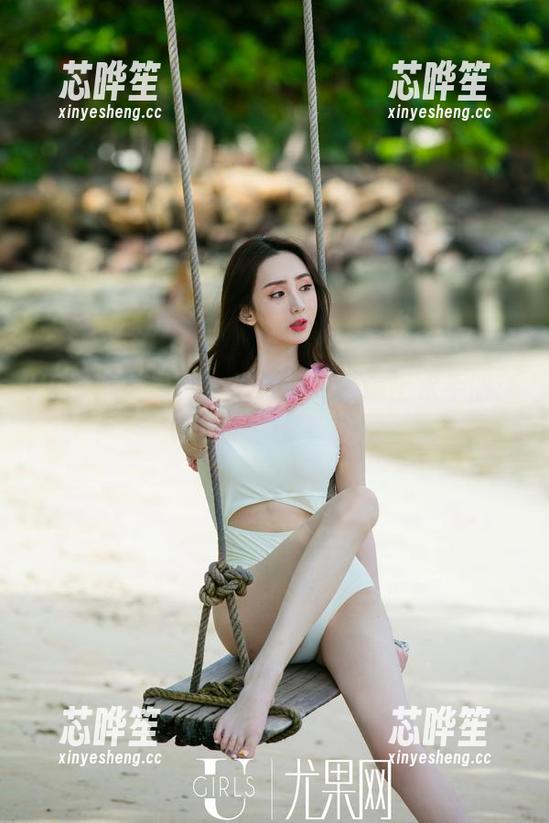 UGirls尤果网-萌神妹妹 UGirls尤果网 - 当萌神妹妹遇上水手服:图包中的青春俘虏