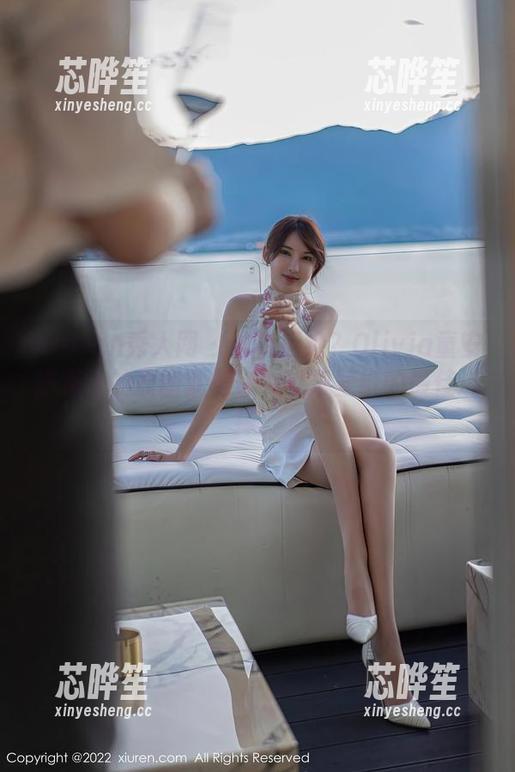 Xiuren秀人网-Olivia童安琪 Xiuren秀人网 - 谁能拒绝?Olivia童安琪海边的原图就是你手机换壁纸的最佳选择!