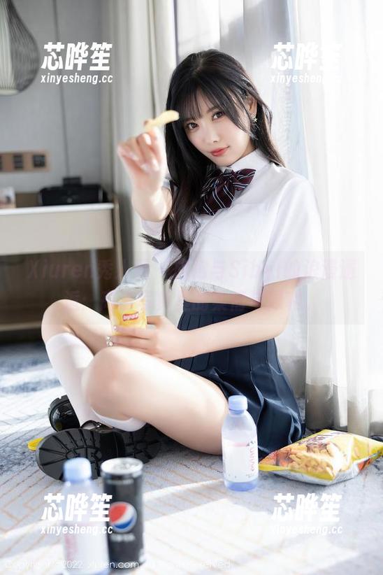 Xiuren秀人网-sibyl是女巫 Xiuren秀人网 - 旗袍与Sibyl的浪漫邂逅:高清写真里的柔情与犀利。