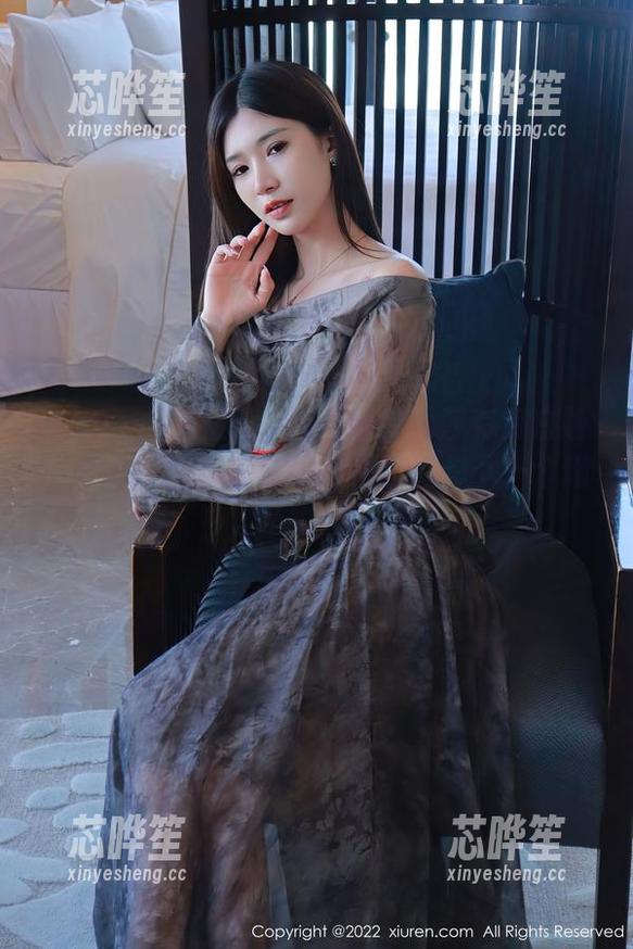 Xiuren秀人网-伊丽莎有点白 Xiuren秀人网 - 职业装伊丽莎有点白版:那些原图精选让人忍不住幻想下一个咖啡约会!