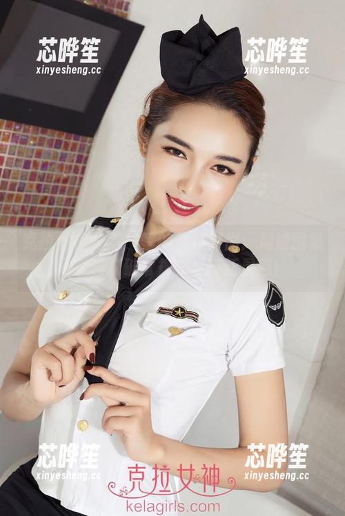 克拉女神-周迪 克拉女神 - 这一季的丝袜时尚:周迪图集分享,打破常规的穿搭新灵感!