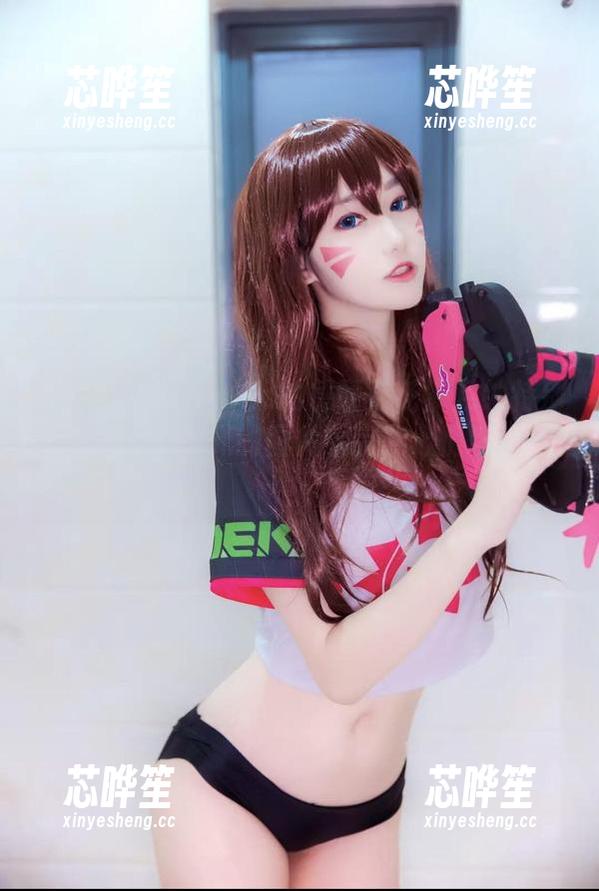 听说南桃Momoko的德丽莎花裳月纱特别有魔力，无圣光的图片看完，心情瞬间UP！