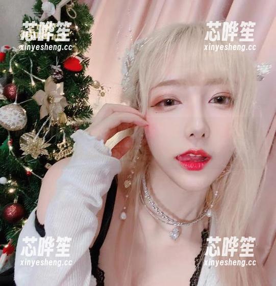 啾小妍Deer的花嫁cos真的是太难拒绝，图包看完我还想看第二遍！