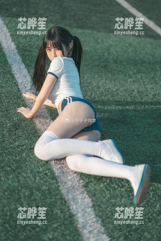 失眠小宁，温泉绅士风格的美图，下载一次心动好几次