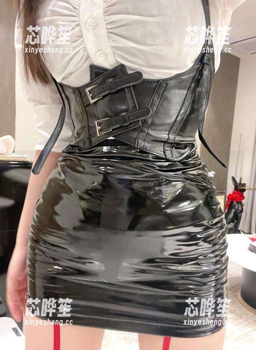 奔跑的晶骡儿 微密圈 - 精选:奔跑的晶骡儿的超级小短裙,显瘿不凡,每个角度都在撩拨啊!