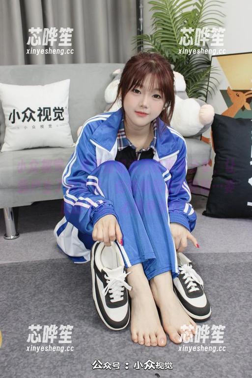 小众视觉-灵灵 小众视觉 - 灵灵姐姐这次的高清分享,让我产生了种错觉,仿佛她就在我眼前…委屈的不行,心情复杂啊!
