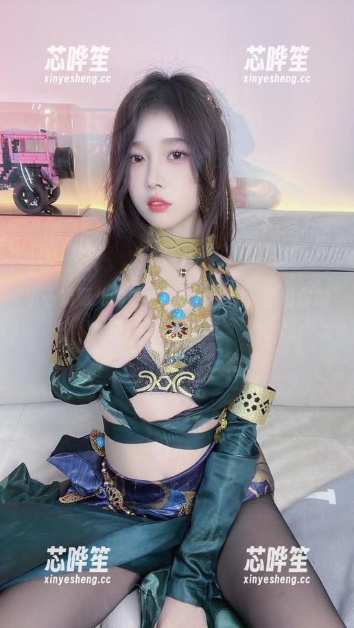 小小奶瓶儿的棉袜：Cos资源，承包你的幻想与期待