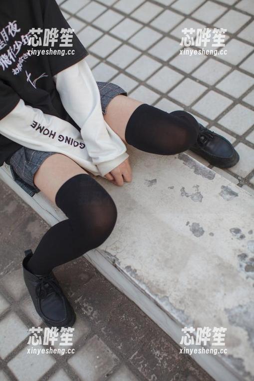 少女秩序-晞可 少女秩序 - 翻滚的牛仔裤?晞可的私拍让我忍不住想要更多