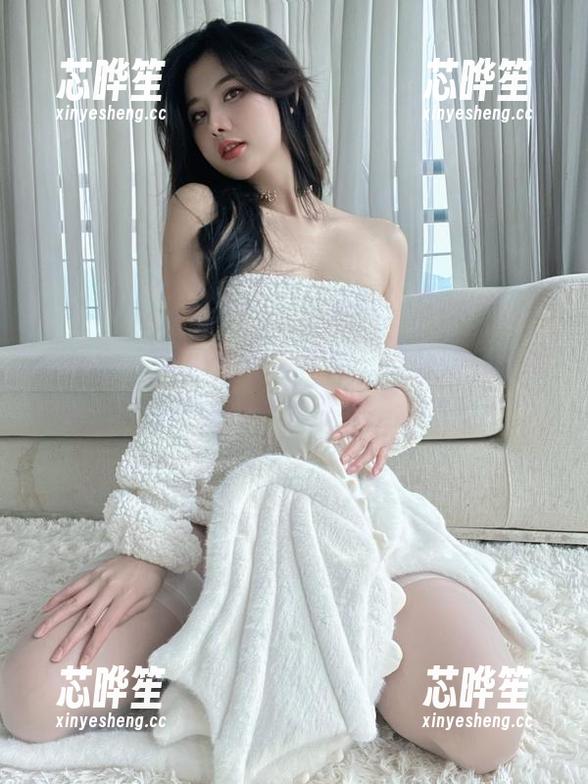 就是阿朱啊 微密圈 - 纯白是极致简约,就是阿朱啊的无圣光套图让我开始思考生活的意义。