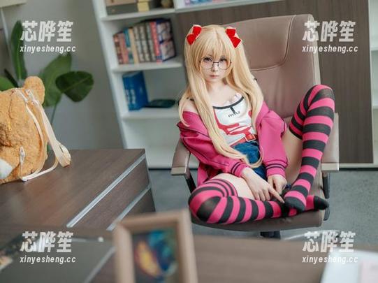 幼水铃衣 跟随幼水铃衣,免费开启VOCALOID初音未来写真探索!