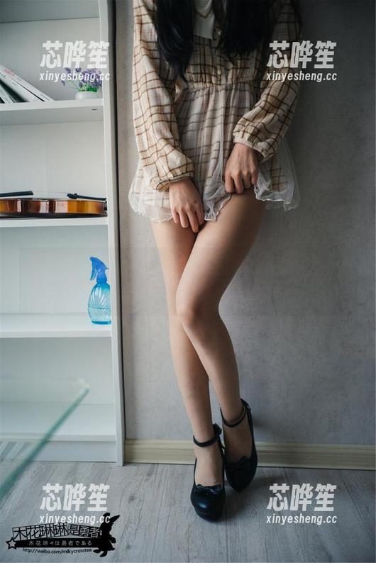 让木花琳琳是勇者的水手服为你的高清壁纸增添一丝俏皮！