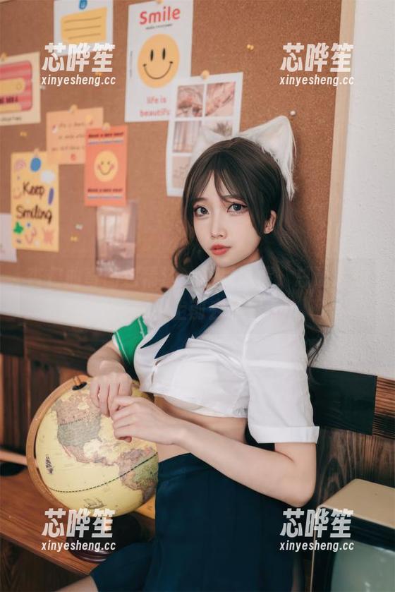 杏仁曲奇 杏仁曲奇图包精选:短裙风情,总让人想要凑上前去看看