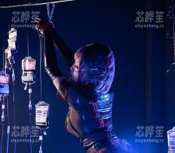 新的cos来了！杏子夫人变身女王指挥官，直接把我击晕！