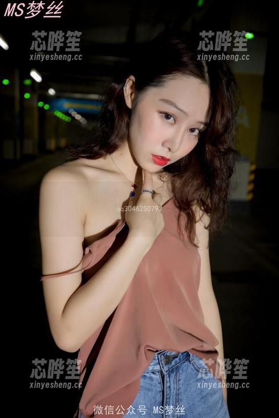梦丝女神-晓晓 梦丝女神 - 晓晓的皮衣穿搭,图片一点点下载,跟着潮流走起!