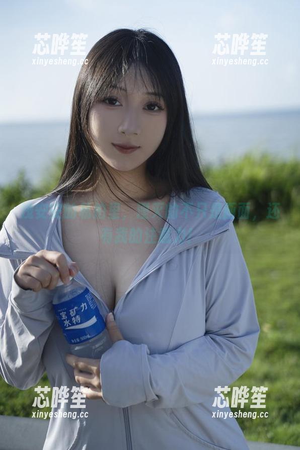浅安安 浅安安的私拍里,湮灭的不只是画面,还有我的注意力!