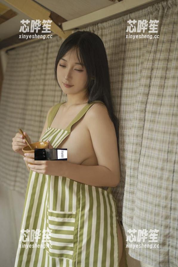 浅安安的椰奶写真，总有一种让人想定制的神秘力量！