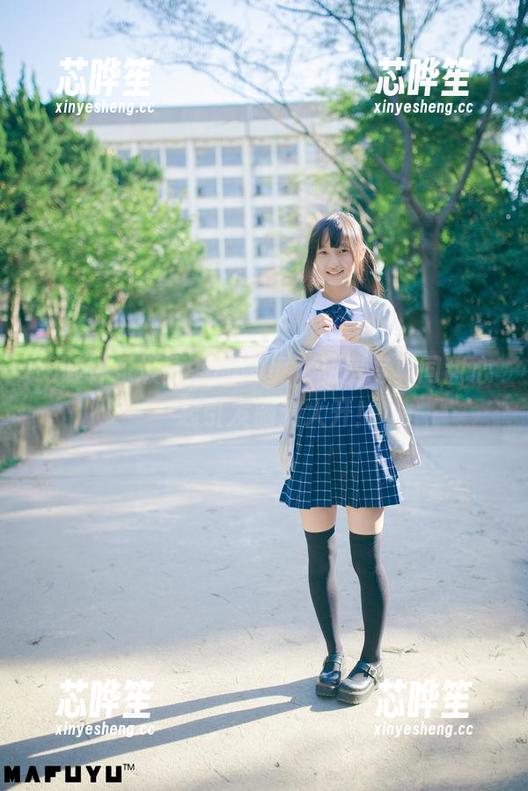 跟随神乐坂真冬的脚步，私房写真同甜心一起引发脑洞大开！