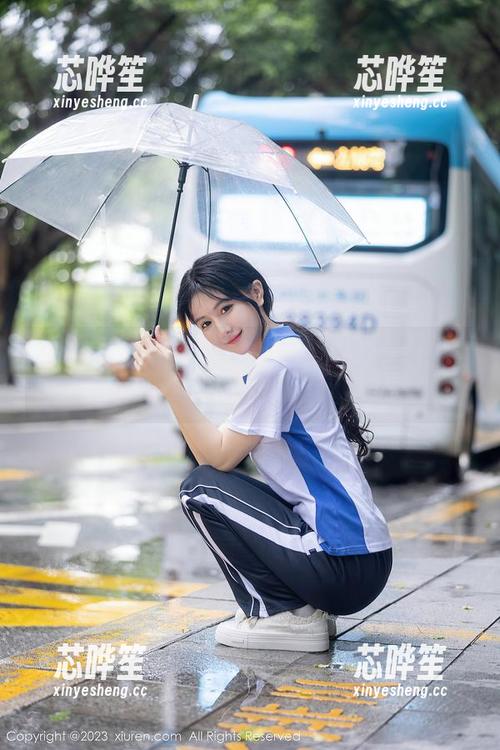 秀人网-允尔 秀人网 - 在允尔的浴室里找快乐:图包更新,水珠都在跳舞哦!