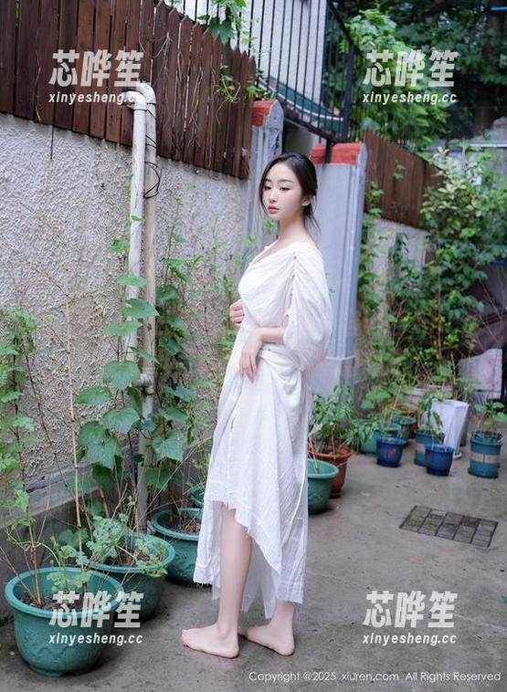 秀人网-容容容Alice 秀人网 - 一言不合就变天使,容容容Alice的精选写真集让人羡慕得想哭