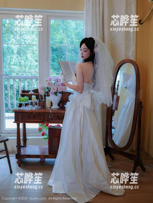 秀人网-明日花桃桃 秀人网 - 明日花桃桃的皮衣:图库中藏着的高清青春,一点点带点神秘呢!