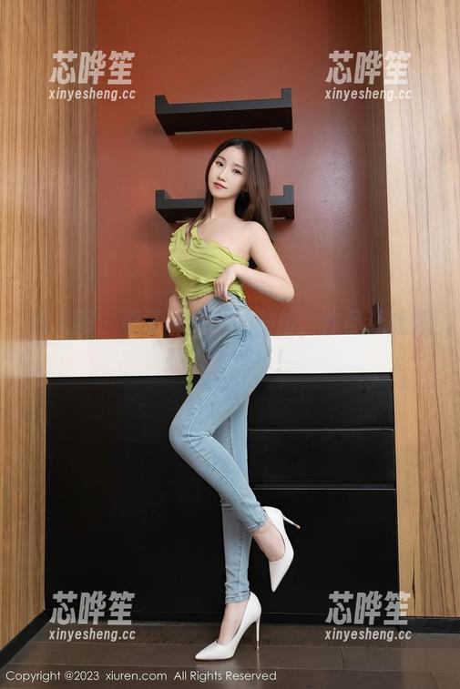 秀人网-林文文 秀人网 - 看了林文文的美脚,作品让我怀疑人生选择!
