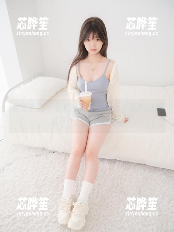 紧急企划-小恩 紧急企划 - 私拍小恩的裤里丝,那种让我忍不住想探究的感觉