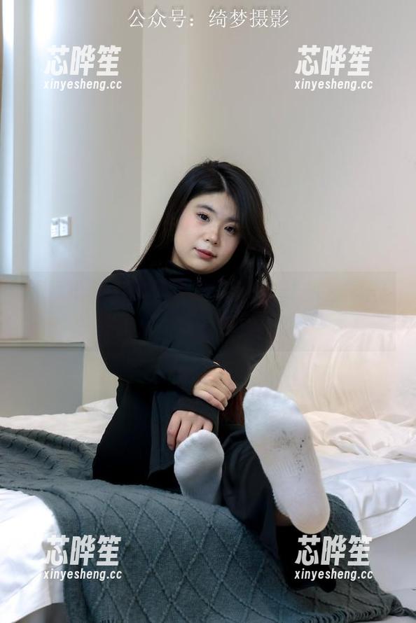 绮梦摄影 - 在佳佳的高跟鞋套图中，无圣光下藏着的每一次心跳。