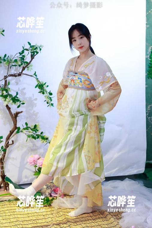 绮梦摄影-子涵 绮梦摄影 - 子涵的棉袜写真:分享一个让人心动的柔软世界