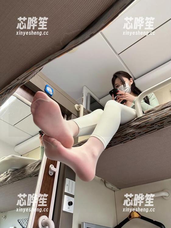 微密圈 - 脸红Dearie体操服：无法抗拒的线条美，下载这个写真集，感受其中的无限可能！