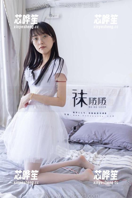 袜啵啵 - 图集分享：跟随稚予的珠光肉丝，感受‘光’与‘肉’的完美交融