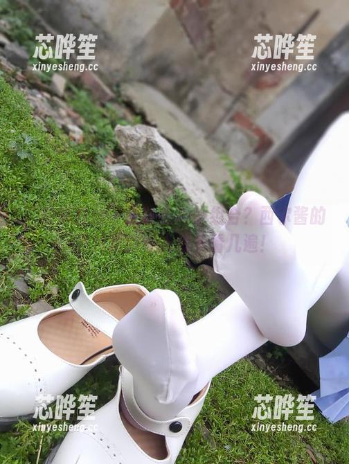 西尔酱 “校服白丝”是什么神仙组合?西尔酱的照片真的让人想多看几遍!