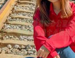 轰趴猫 - 无圣光？曲曲的办公室依旧光芒万丈，原图真的是个小惊喜！