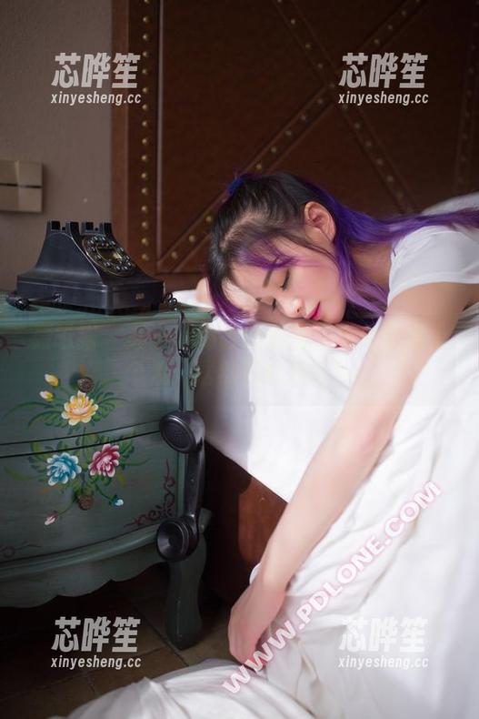轰趴猫-苏小暖 轰趴猫 - 苏小暖的校服原图:当传统遇上个性,居然如此和谐!