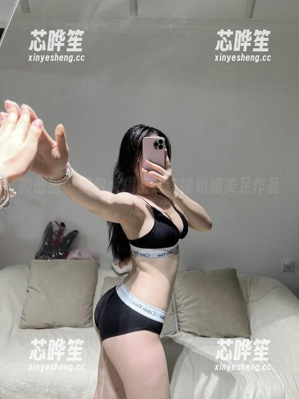 铁锤姐姐 微密圈 - 图包大揭密:铁锤姐姐美足作品,足下生辉