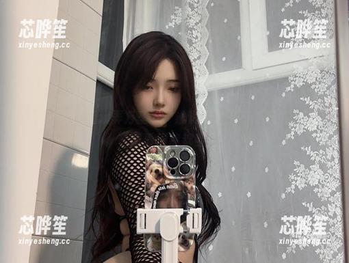 雯妹不讲道理戏弄万圣节：谁说无圣光不能玩得火热，套图看得我都脸红。