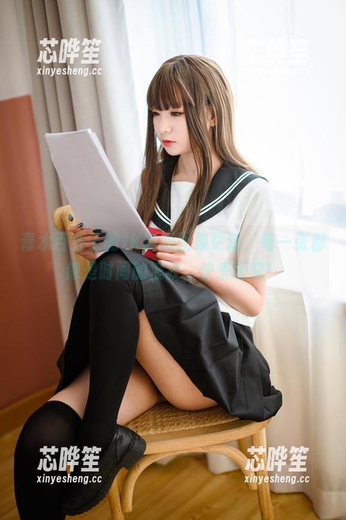 青水百合子 青水百合子的JK制服图集更新,每一张都像是时间的波纹,快来探究!