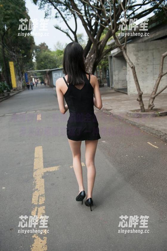 魔镜街拍-凯恩 魔镜街拍 - 在凯恩的全套写真中,雨季不再来的遗憾变成了一种独特的魅力。