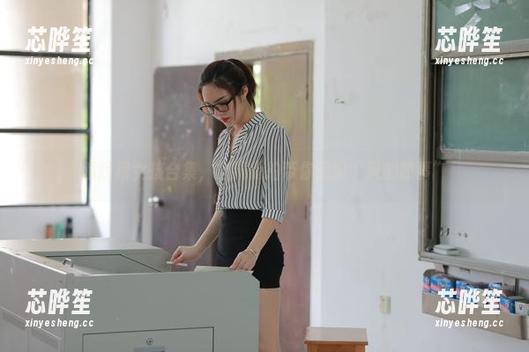 魔镜街拍 超短裙女孩合集,魔镜街拍带你见识“风的故事”