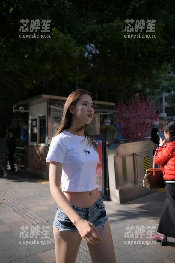 魔镜街拍 魔镜街拍最新黑丝大长腿图片合集,OMG!瞬间让我心跳加速。